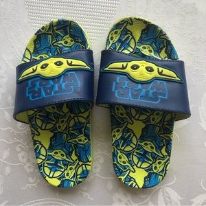 Disney Swim Boys Size 9/10 Star Wars Blue/Green Slip-On Baby Yoda Slides Sandals